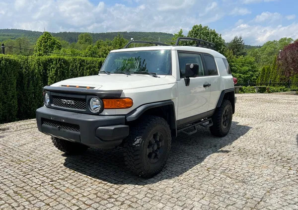 toyota fj międzylesie Toyota FJ cena 127000 przebieg: 56000, rok produkcji 2013 z Międzylesie